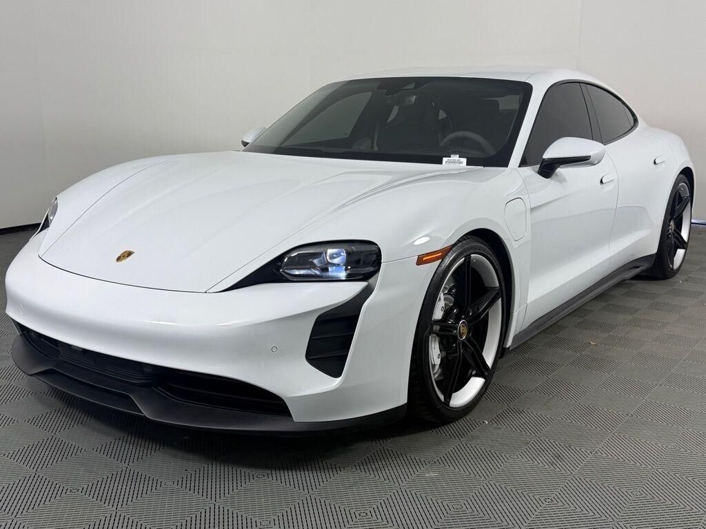 2024 PORSCHE Taycan