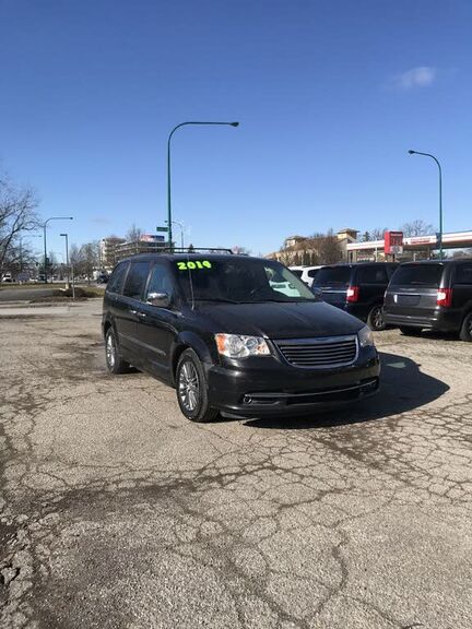 2014 CHRYSLER Town and Country