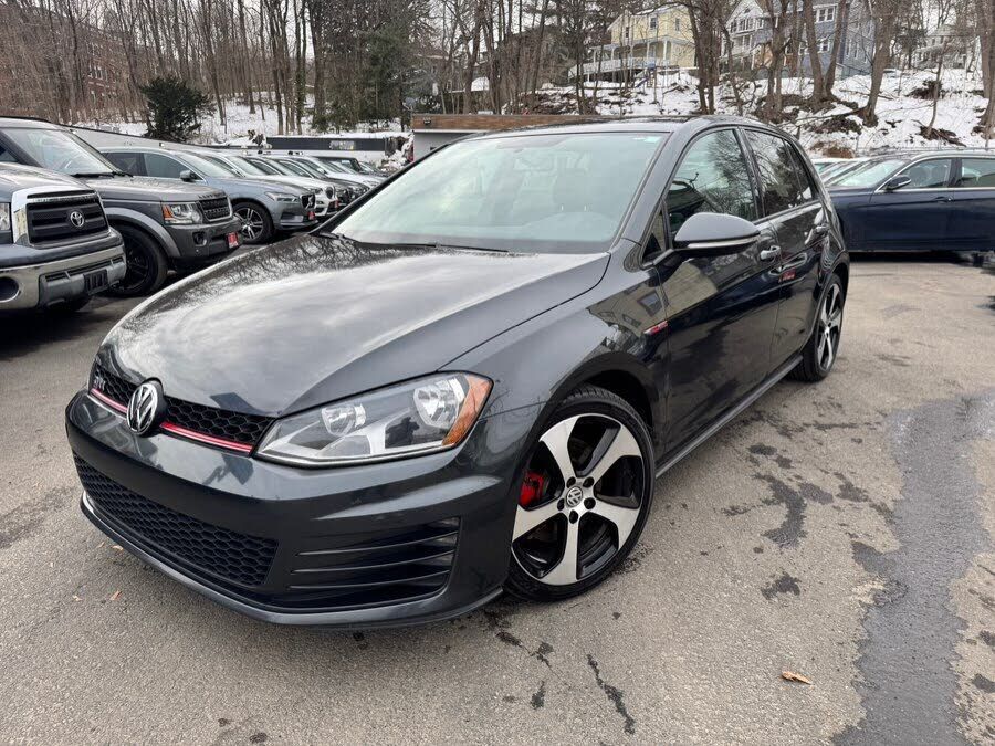 Volkswagen Golf GTI