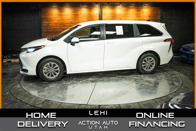 2022 TOYOTA Sienna