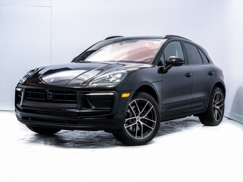 2025 PORSCHE Macan