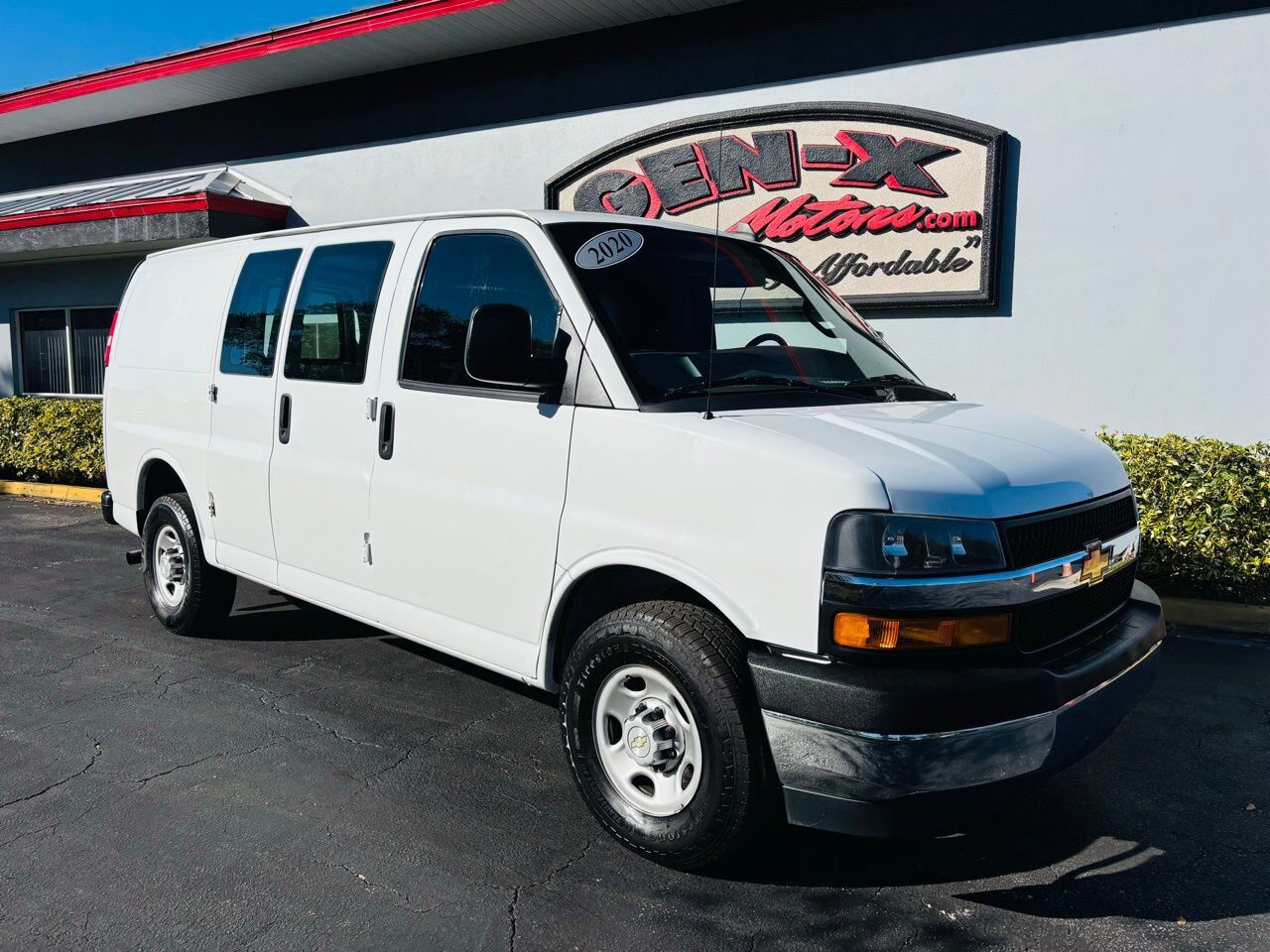 2020 CHEVROLET Express