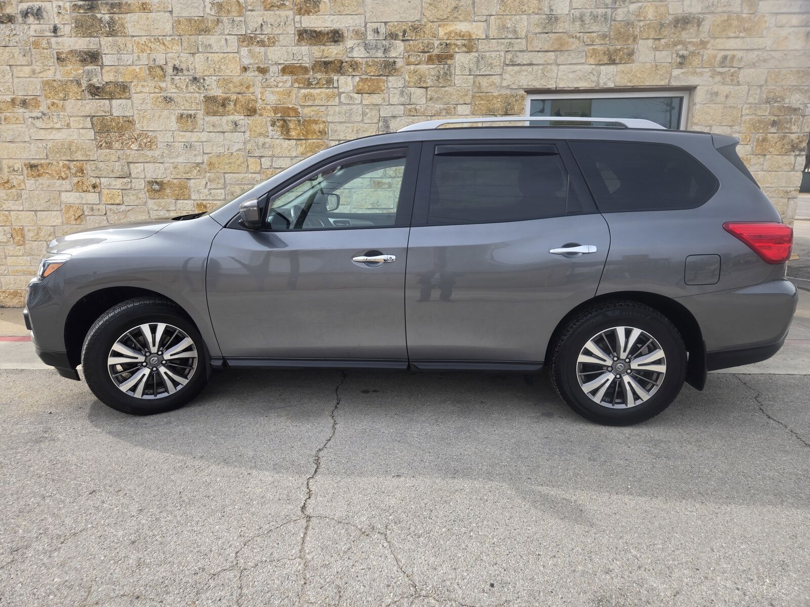 2019 NISSAN Pathfinder