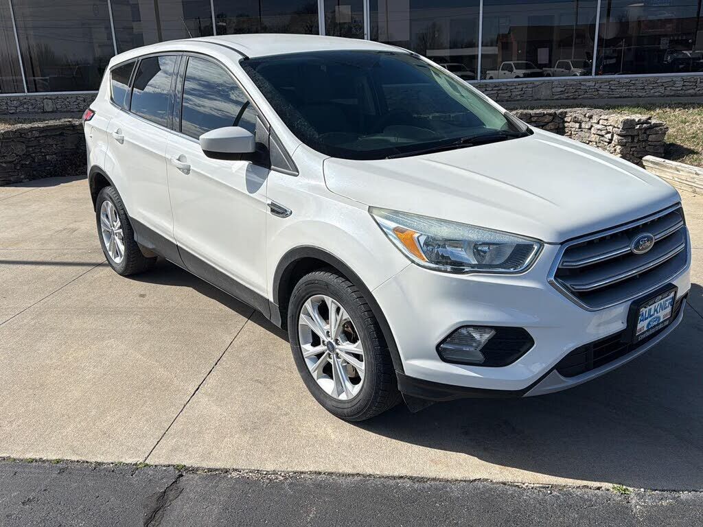 2017 FORD Escape