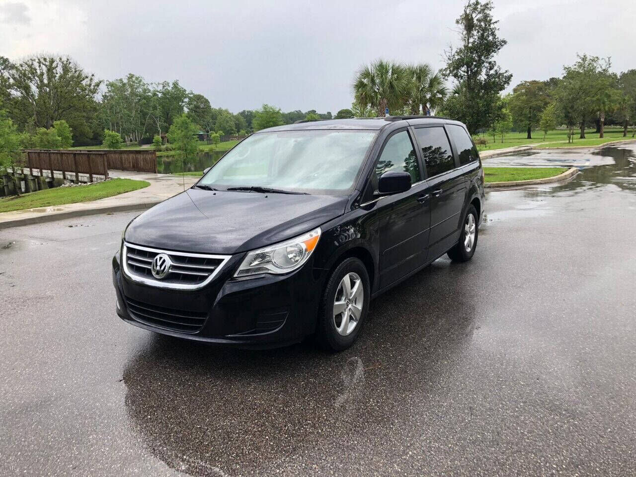 2011 VOLKSWAGEN Routan