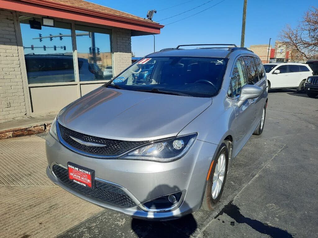 2017 CHRYSLER Pacifica