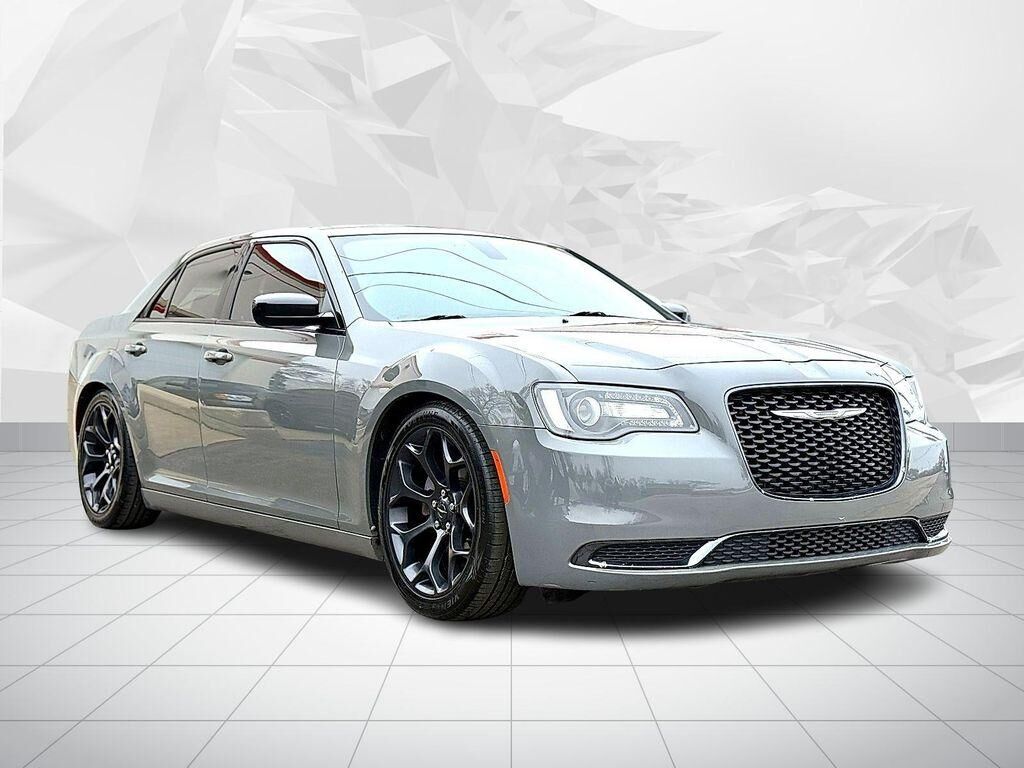 2019 CHRYSLER 300