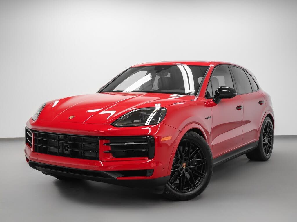 2025 PORSCHE Cayenne