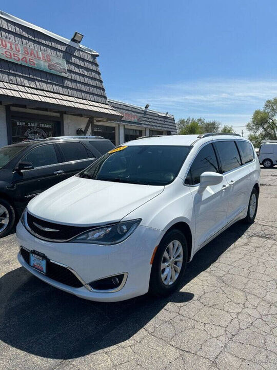2017 CHRYSLER Pacifica