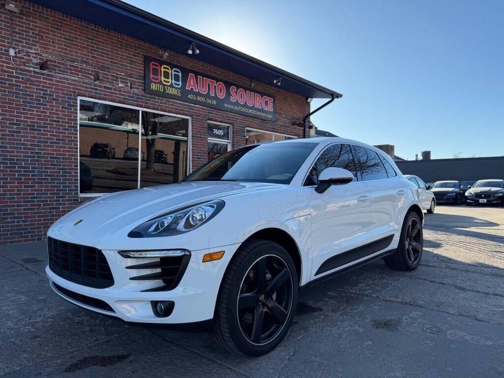 2015 PORSCHE Macan