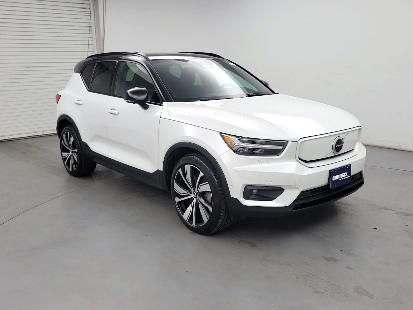 2022 VOLVO XC40