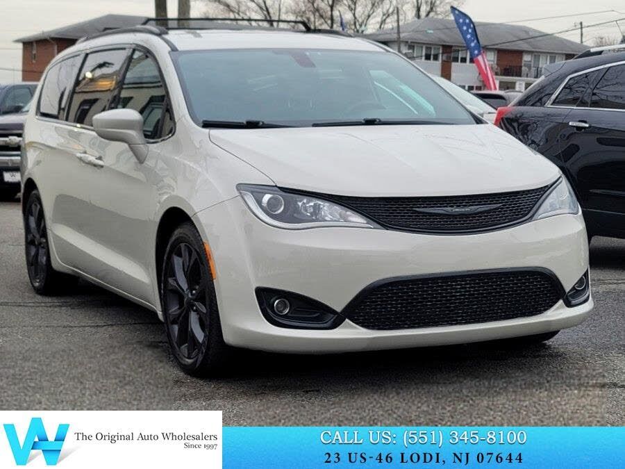 2019 CHRYSLER Pacifica