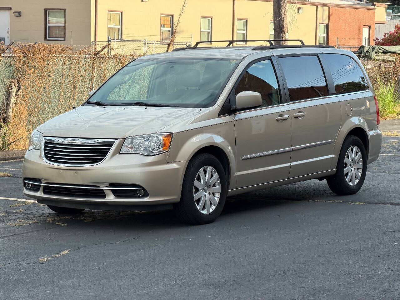 2016 CHRYSLER Town and Country
