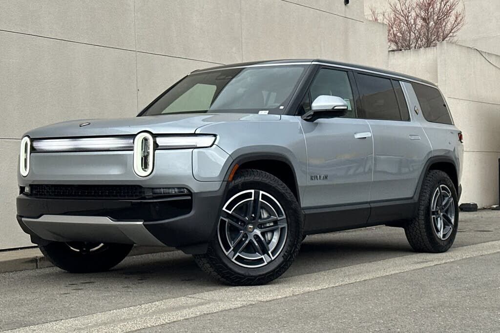 2026 RIVIAN R1S