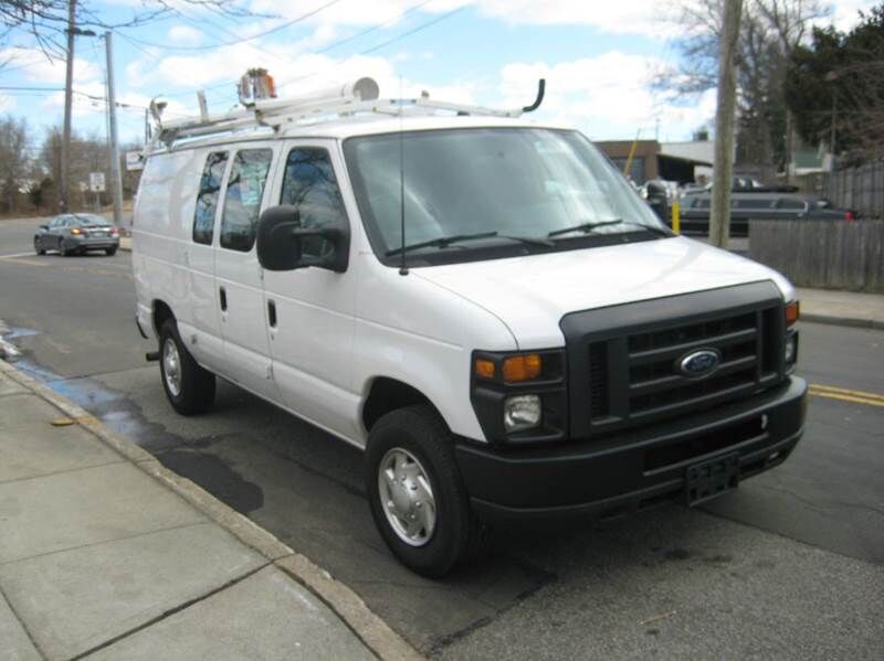 2011 FORD E-250