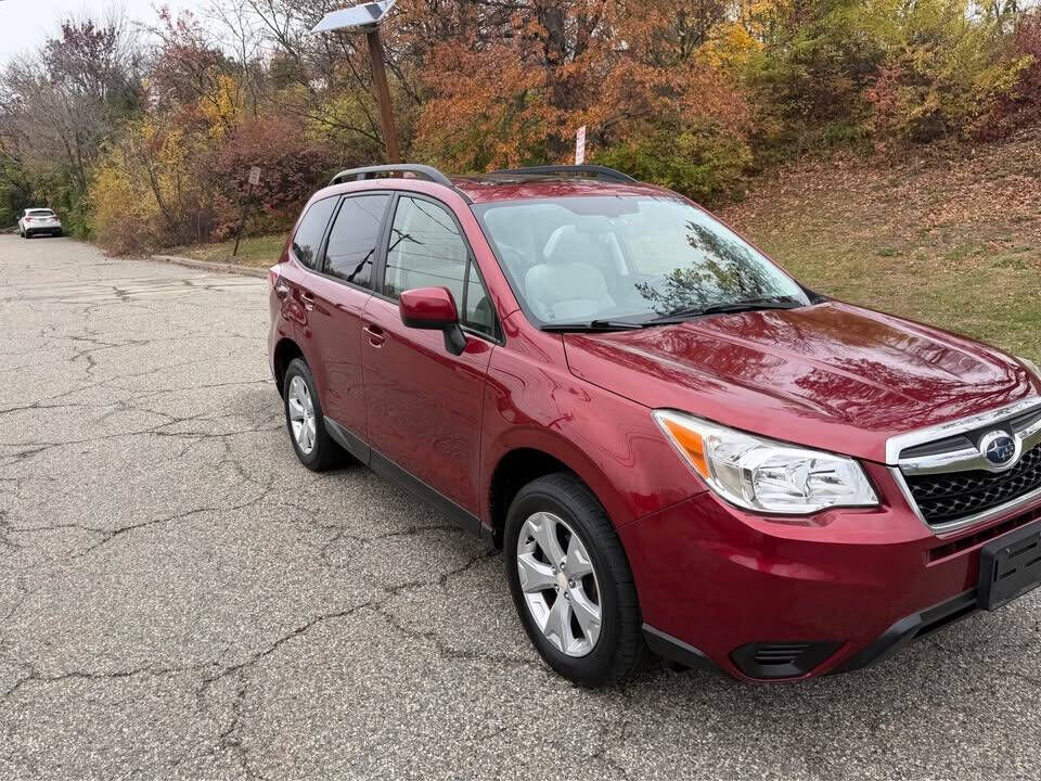 2016 SUBARU Forester