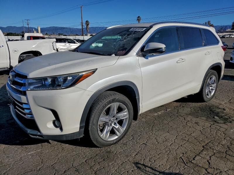 2017 TOYOTA Highlander