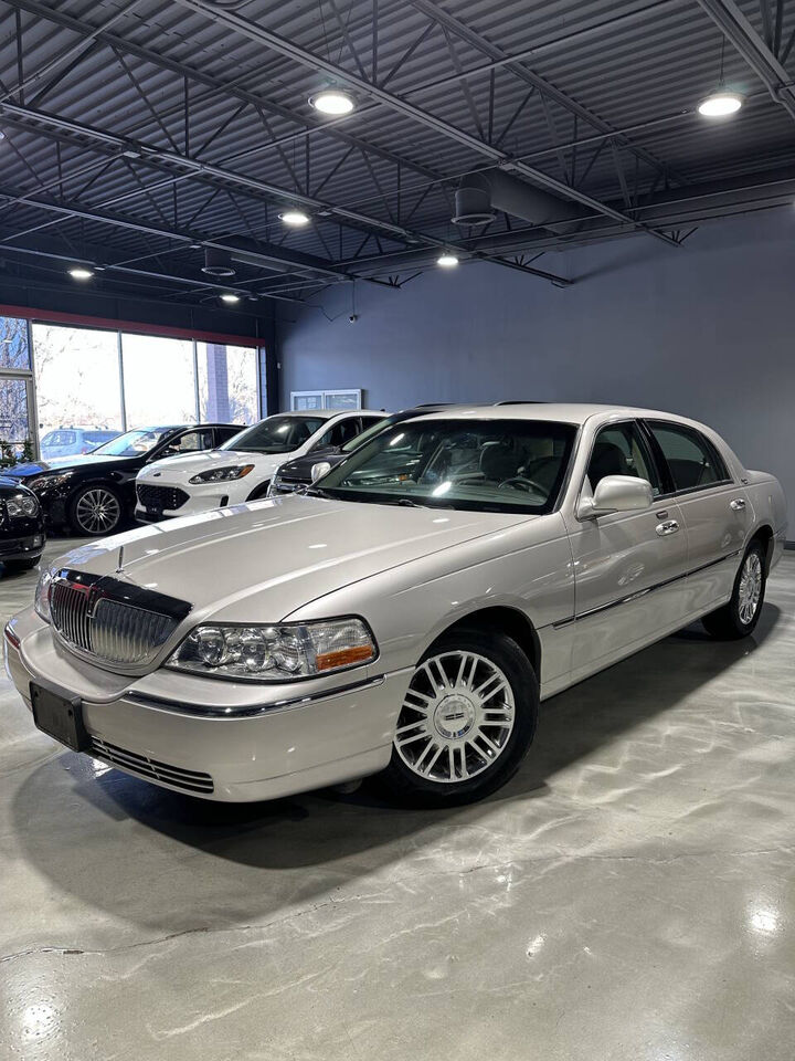 2009 LINCOLN Town Car