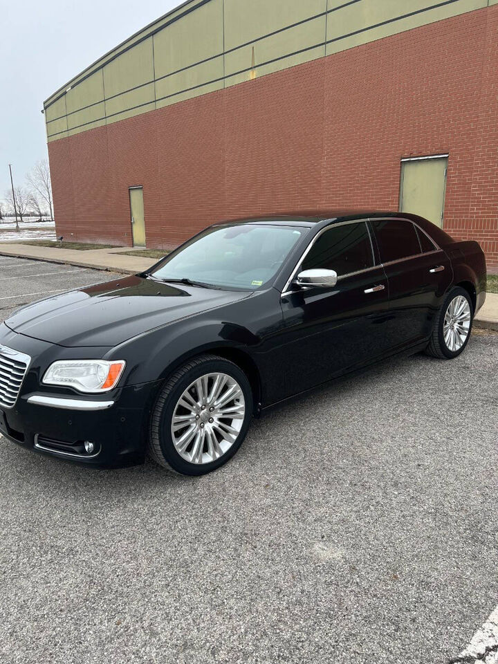 2011 CHRYSLER 300C