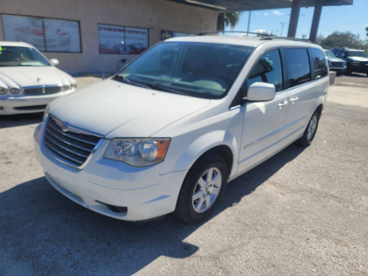 2010 CHRYSLER Town and Country