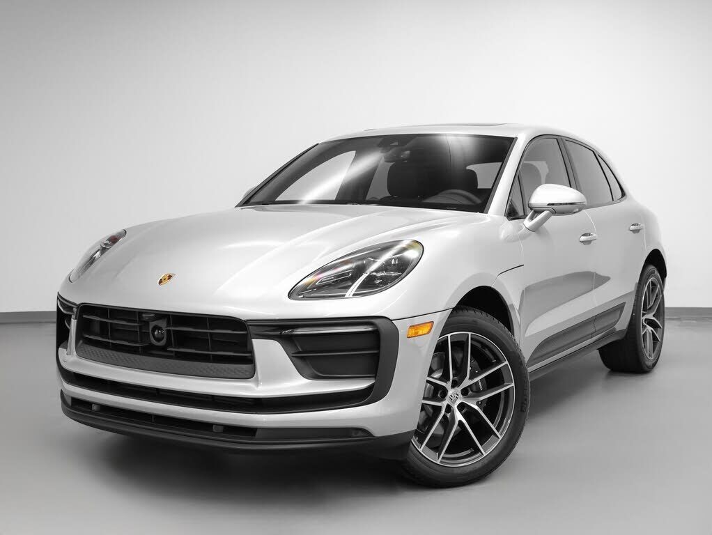 2025 PORSCHE Macan