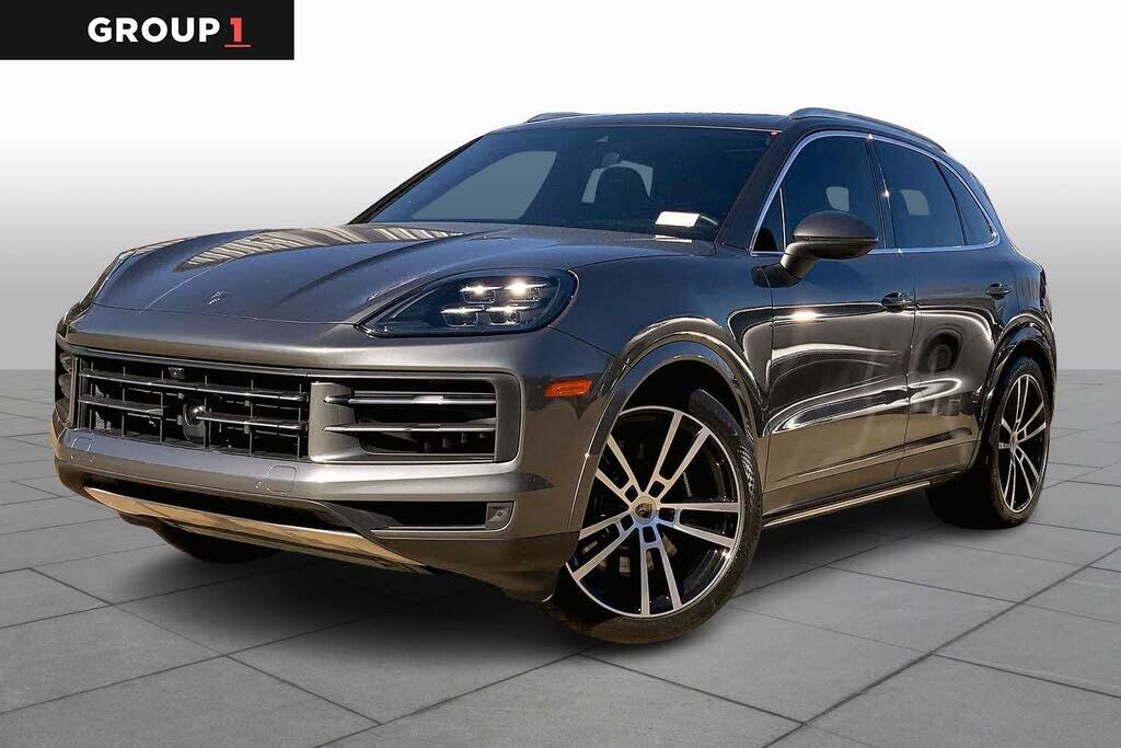 2024 PORSCHE Cayenne