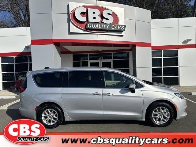 2023 CHRYSLER Voyager