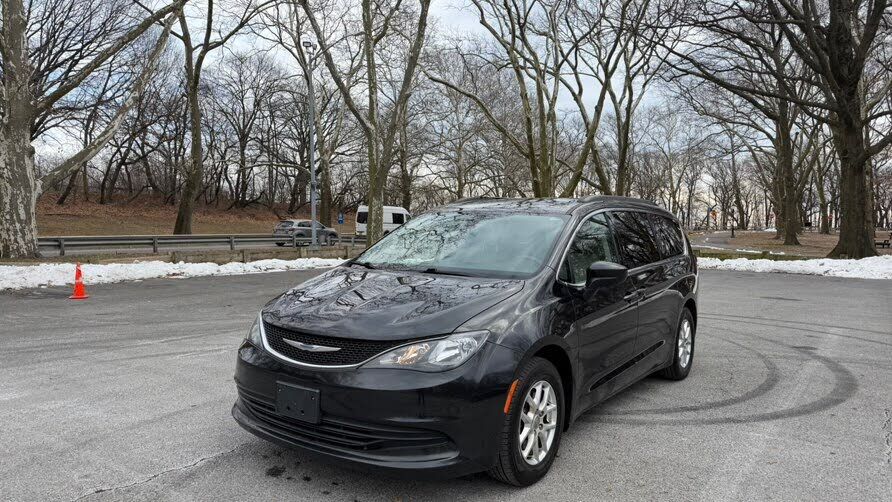 2020 CHRYSLER Voyager