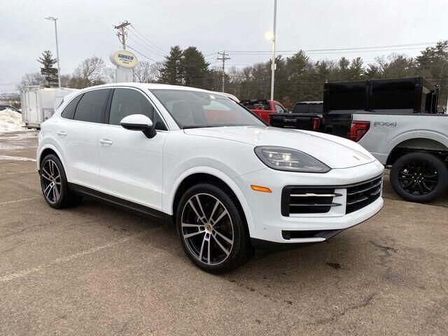 2024 PORSCHE Cayenne