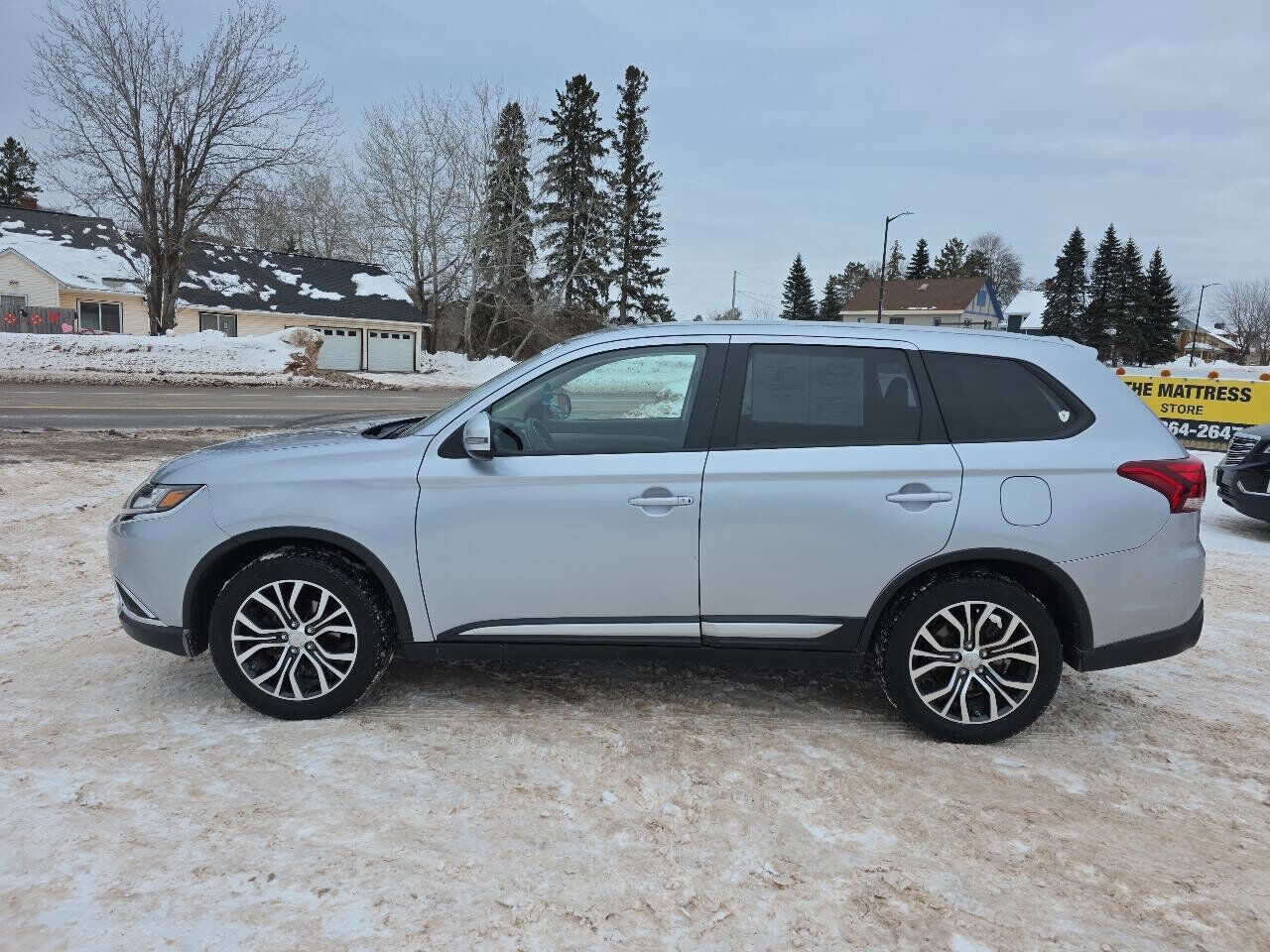 2016 MITSUBISHI Outlander
