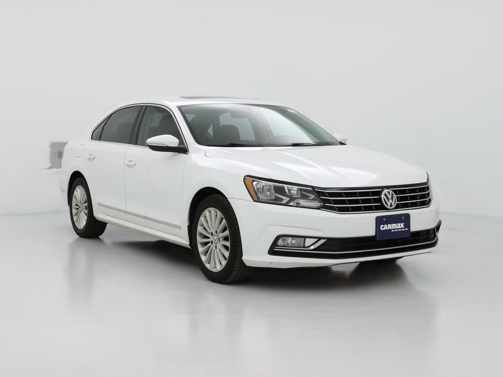 2016 VOLKSWAGEN Passat