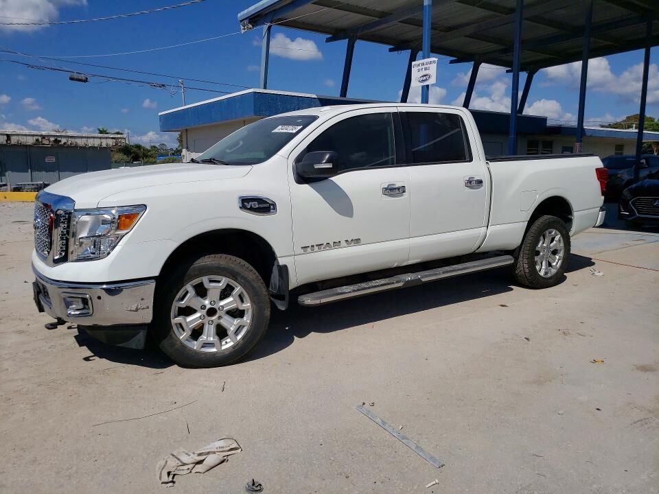 2017 NISSAN Titan