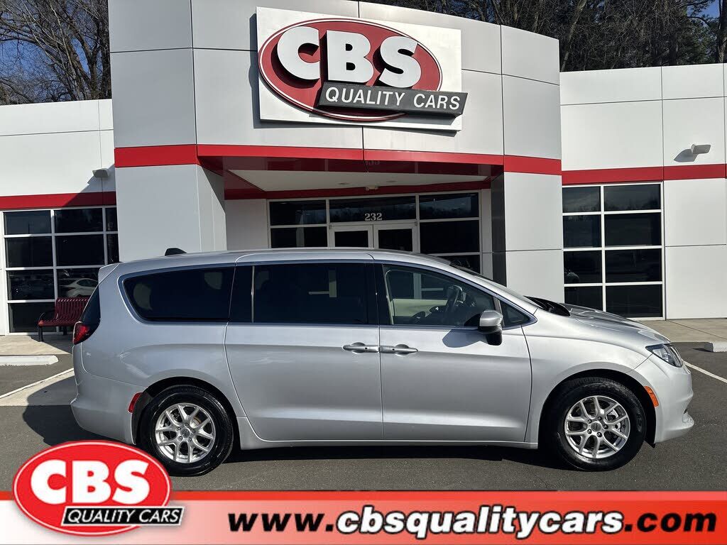 2023 CHRYSLER Voyager