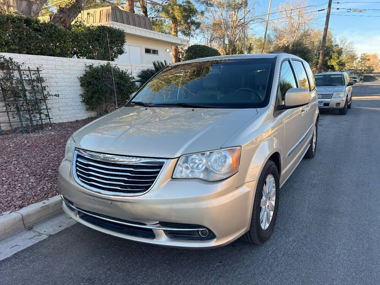 2014 CHRYSLER Town and Country