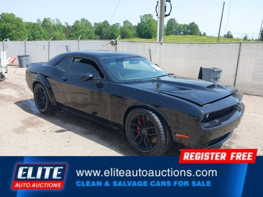 2016 DODGE Challenger