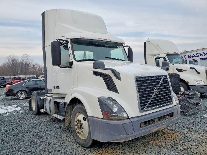 2018 VOLVO TRUCK VNL