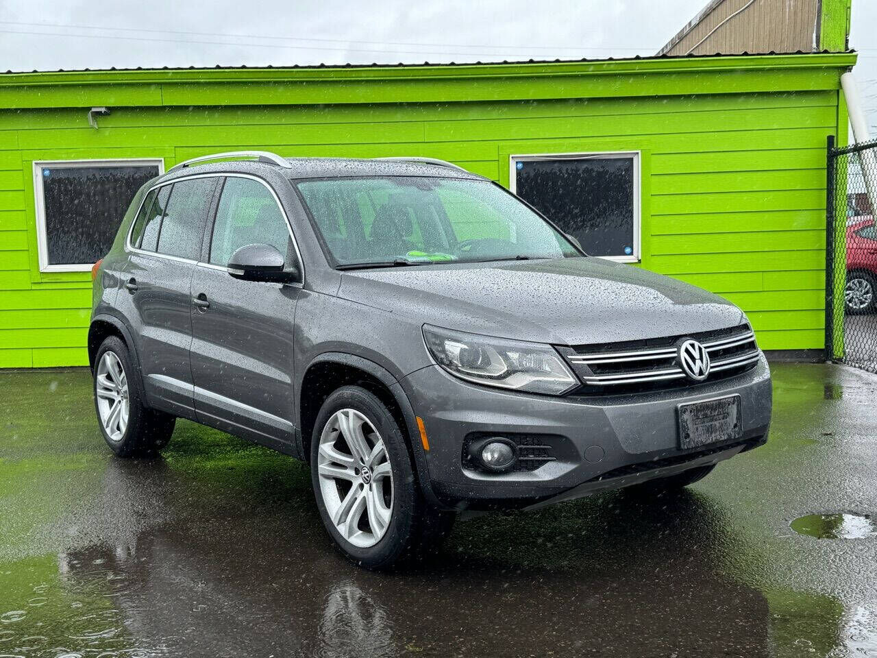 2012 VOLKSWAGEN Tiguan