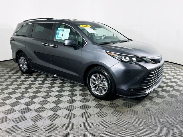 2025 TOYOTA Sienna