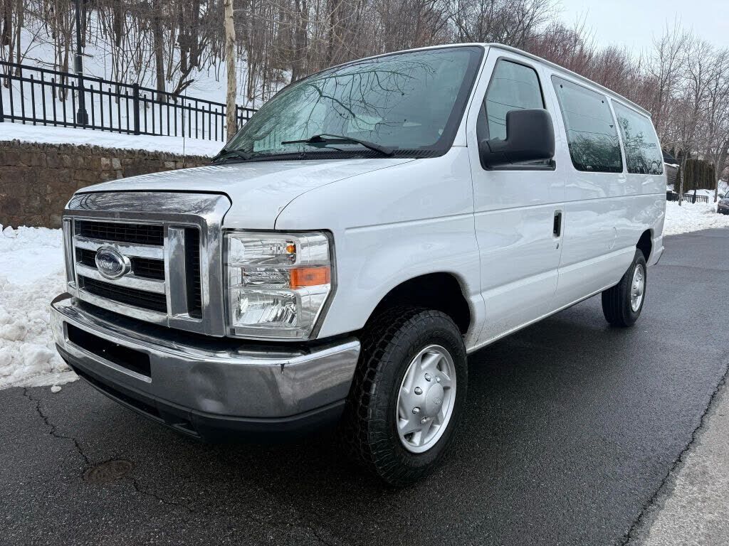 2013 FORD E-350