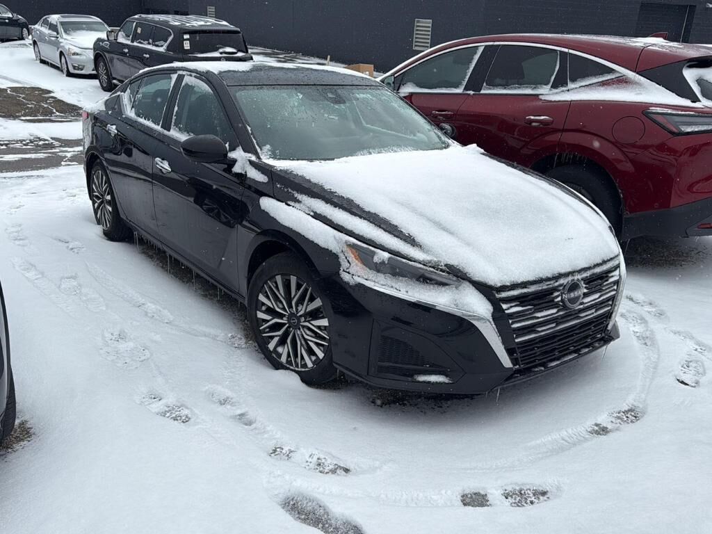 2024 NISSAN Altima