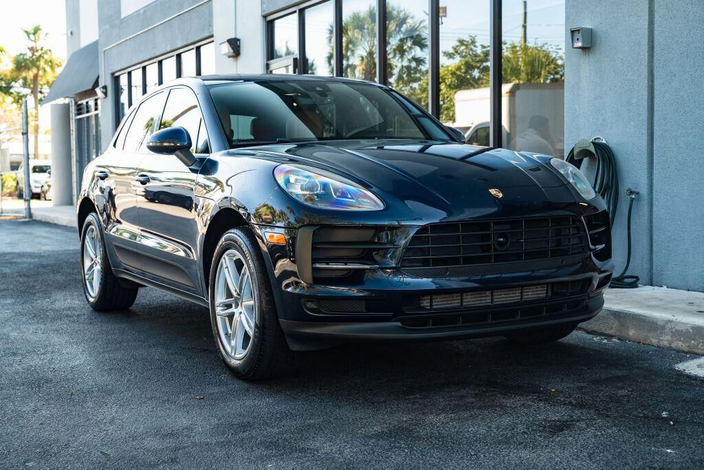 2019 PORSCHE Macan