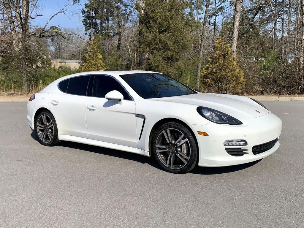 2013 PORSCHE Panamera