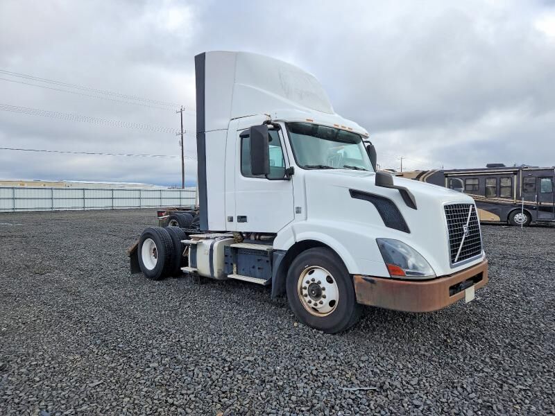 2018 VOLVO TRUCK VNL