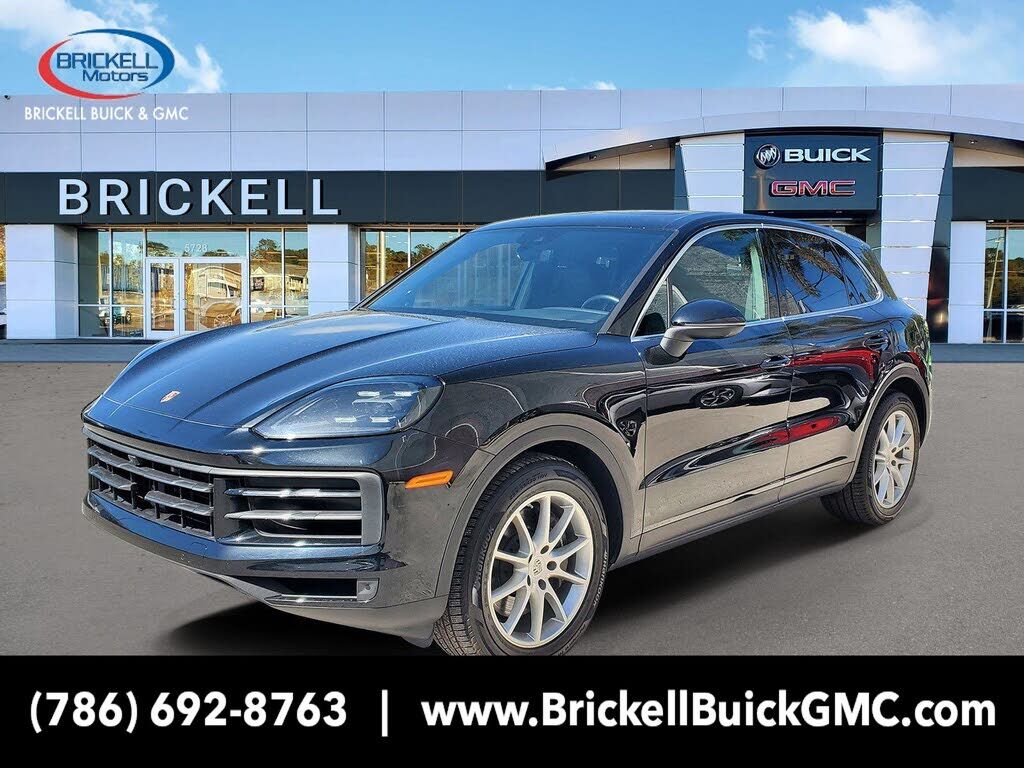 2024 PORSCHE Cayenne