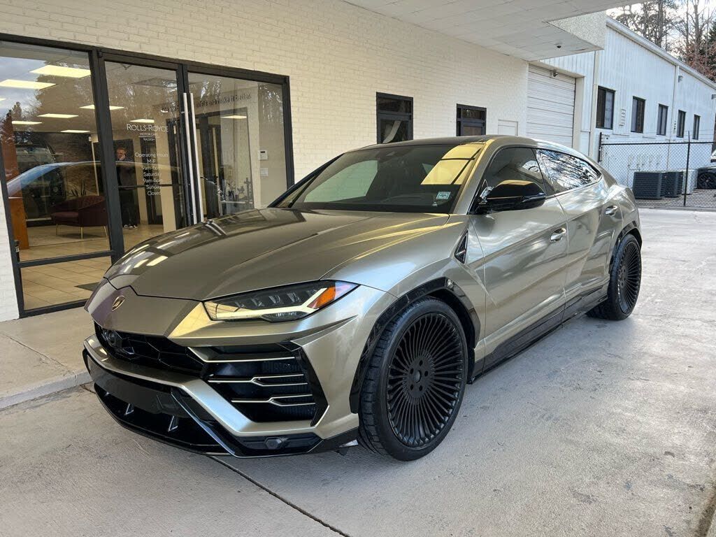 2021 LAMBORGHINI URUS
