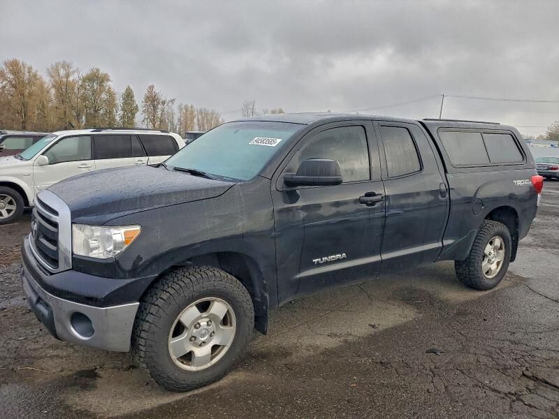 2013 TOYOTA Tundra