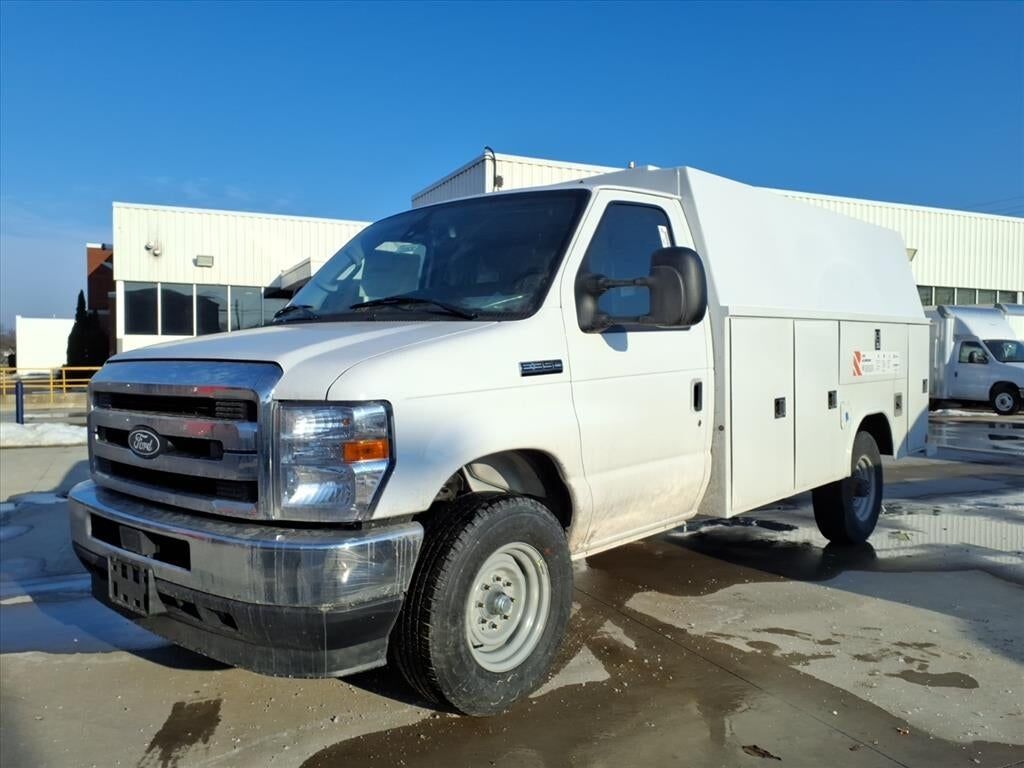 2026 FORD E-350