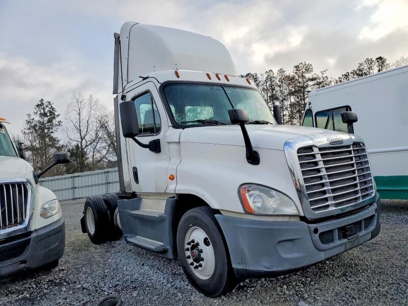 2016 FREIGHTLINER Cascadia