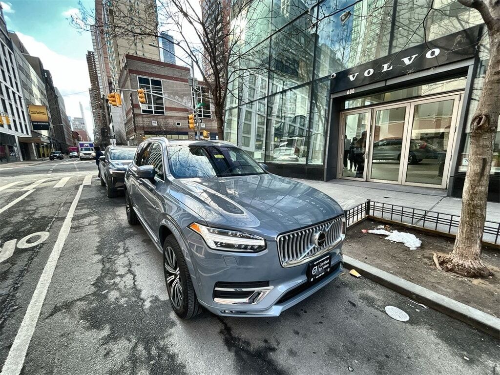 2023 VOLVO XC90