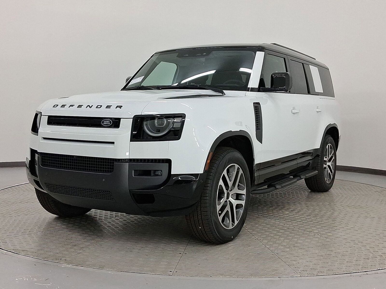 2026 LAND ROVER Defender